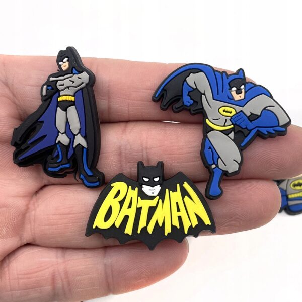 Przypinka Batman do Crocs butów klapków telefonu torby torebki plecaka - obrazek 4