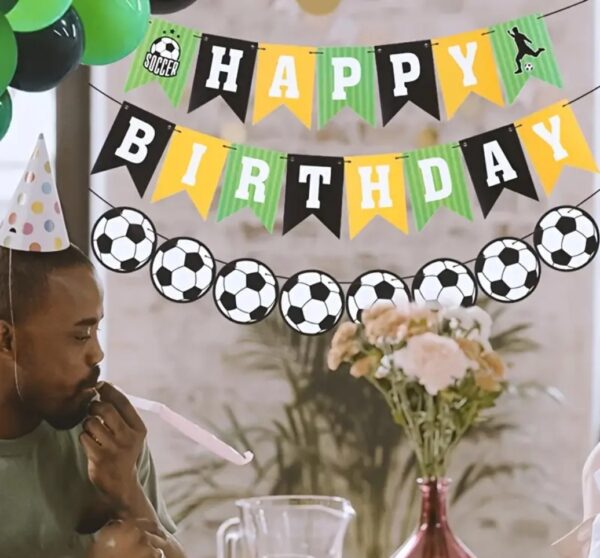 GIRLANDA Z NAPISEM HAPPY BIRTHDAY I PIŁKAMI URODZINY SPORTOWCA PIŁKA NOŻNA - obrazek 6