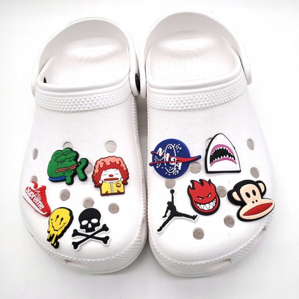 Przypinka Pepe the Frog Pepe Coin do Crocs | Oro Party - obrazek 3