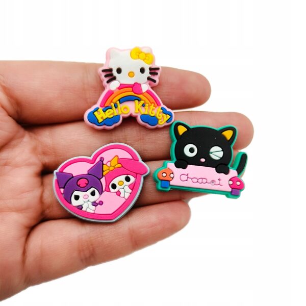 Przypinka Tęcza Hello Kitty do Crocs - obrazek 2